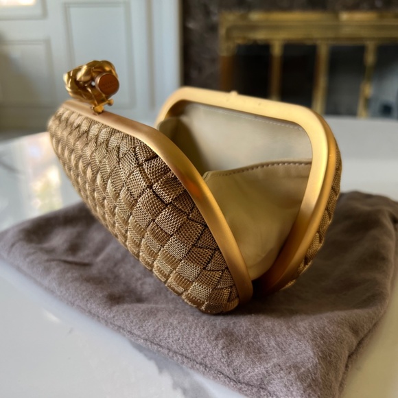 Bottega Veneta Intrecciato Bruciato Knot Clutch - Picture 5 of 7